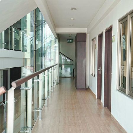 Pyrenees Malioboro Hotel Yogyakarta Exterior photo