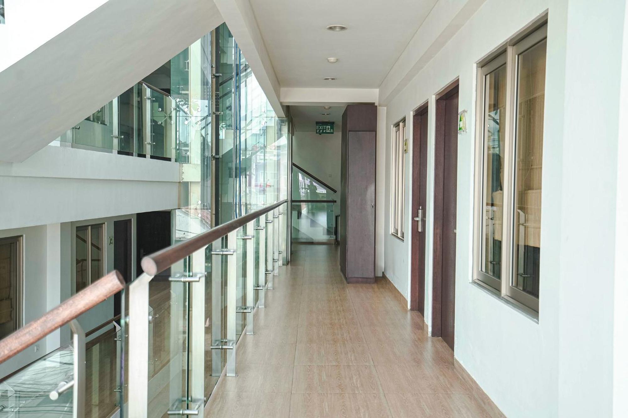 Pyrenees Malioboro Hotel Yogyakarta Exterior photo